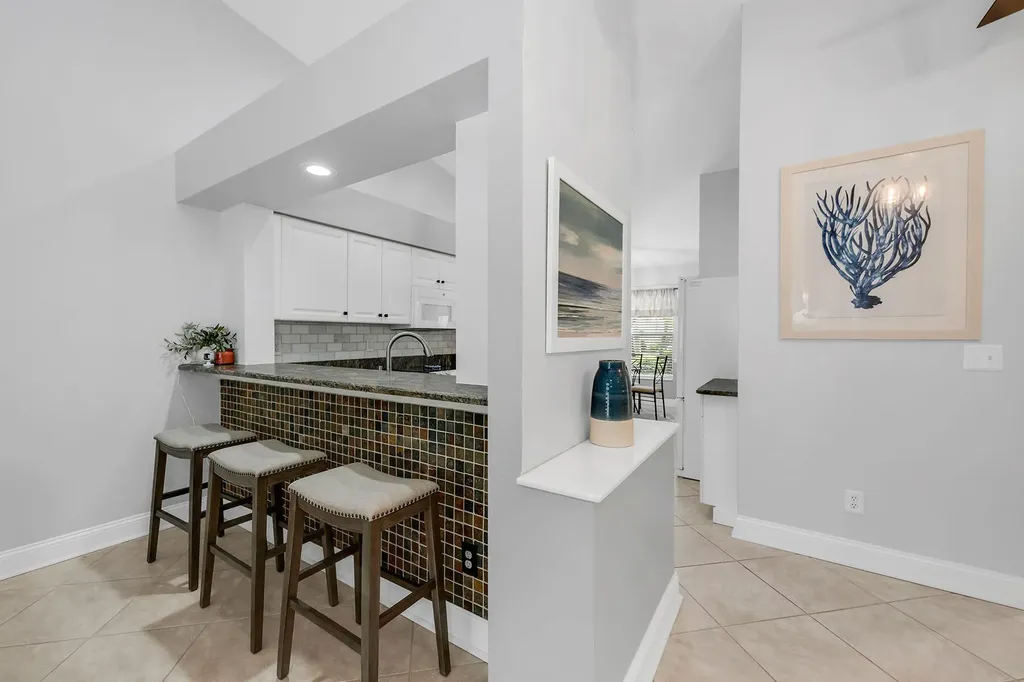 1724 Royal Circle Naples FL 34112