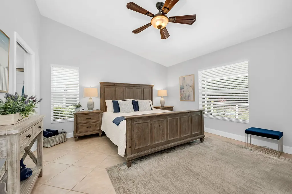 1724 Royal Circle Naples FL 34112