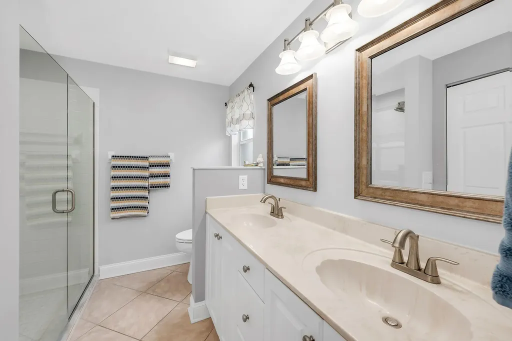 1724 Royal Circle Naples FL 34112