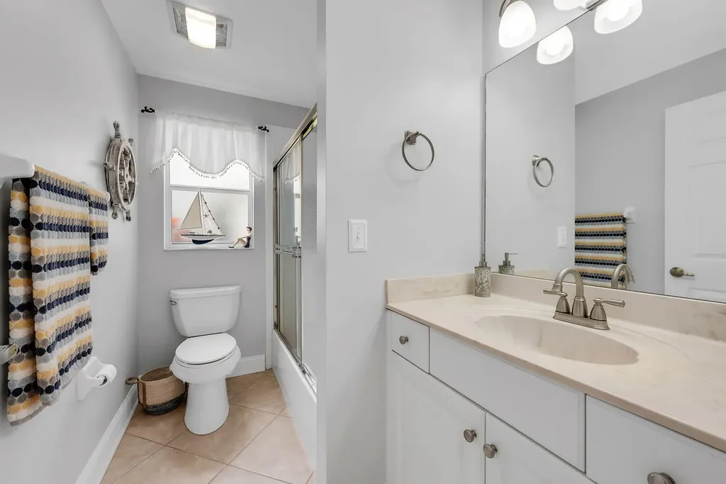 1724 Royal Circle Naples FL 34112