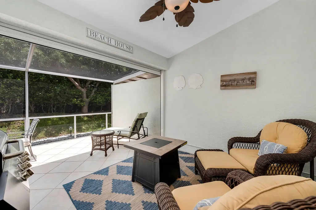 1724 Royal Circle Naples FL 34112