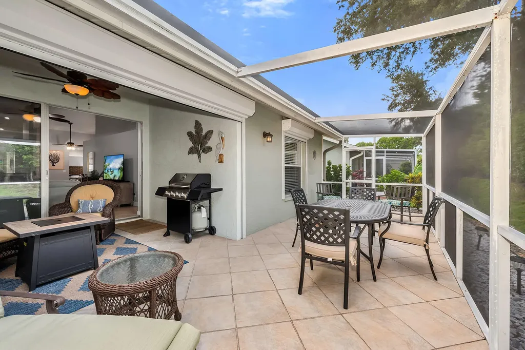 1724 Royal Circle Naples FL 34112