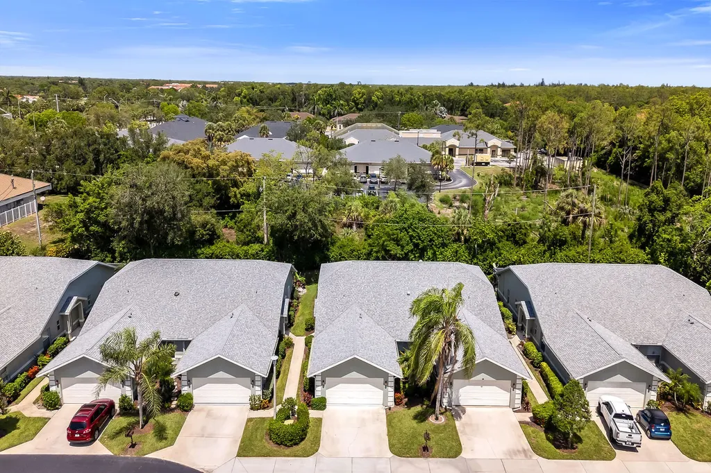 1724 Royal Circle Naples FL 34112
