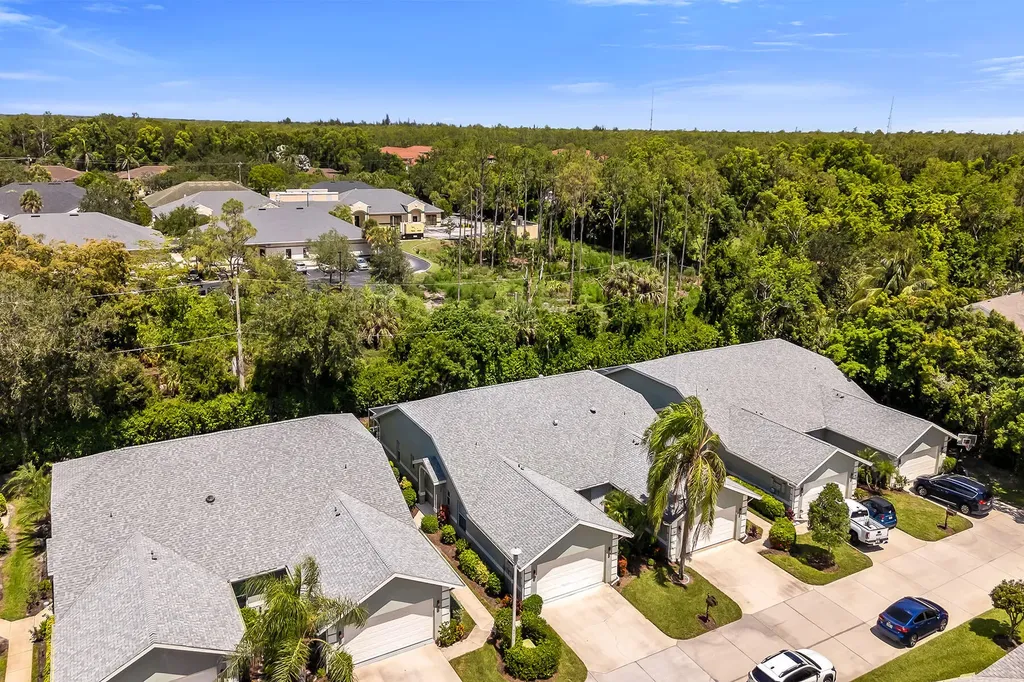 1724 Royal Circle Naples FL 34112