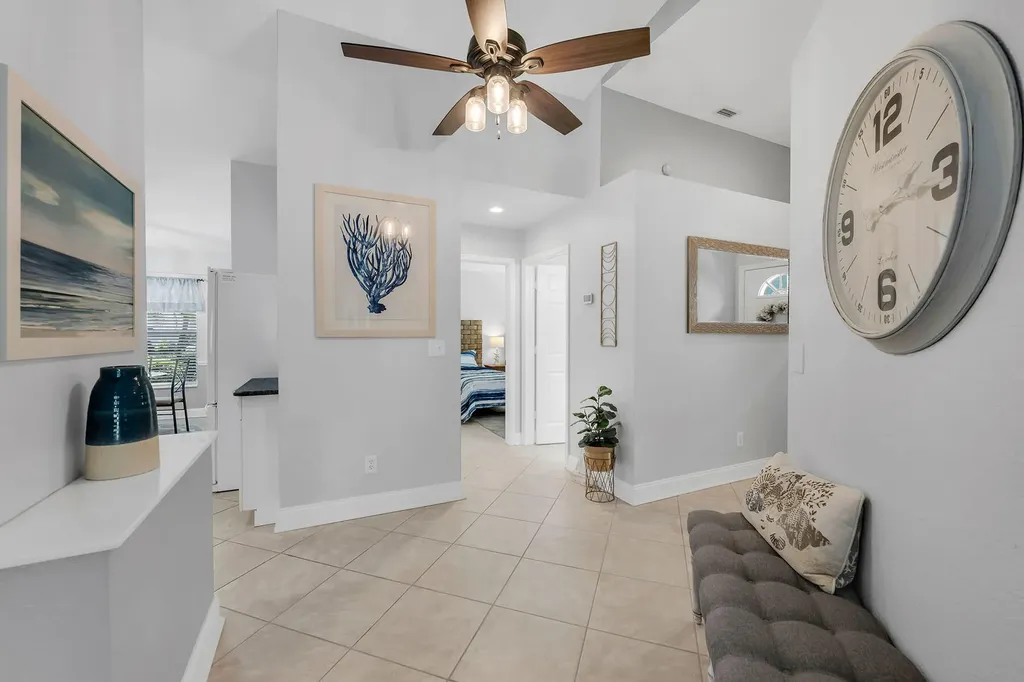 1724 Royal Circle Naples FL 34112