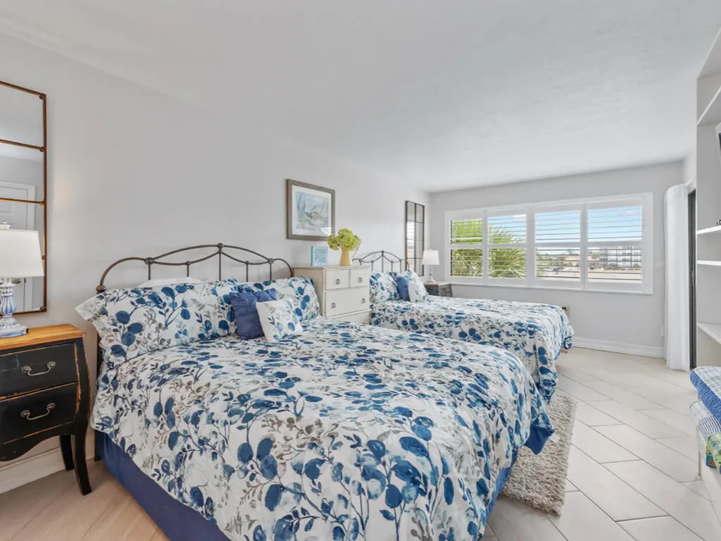 1019 Anglers Cove Marco Island FL 34145