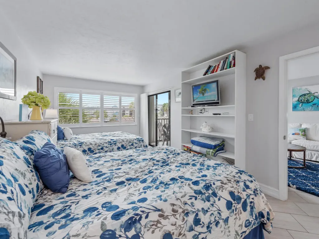 1019 Anglers Cove Marco Island FL 34145