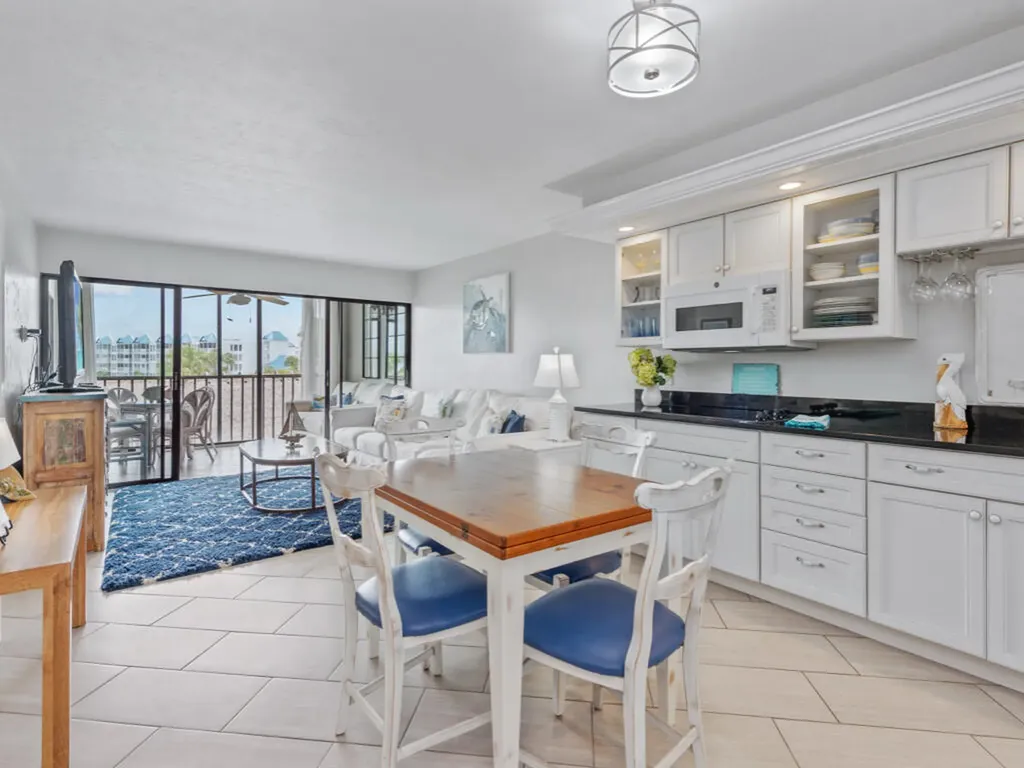 1019 Anglers Cove Marco Island FL 34145