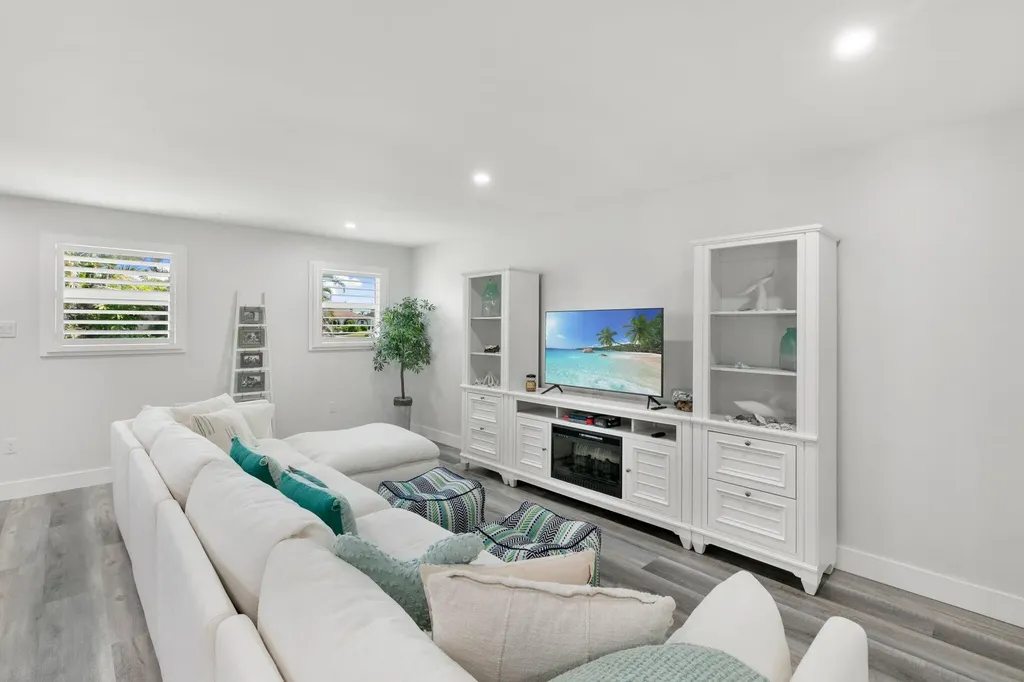 700 100th Avenue N Naples FL 34108