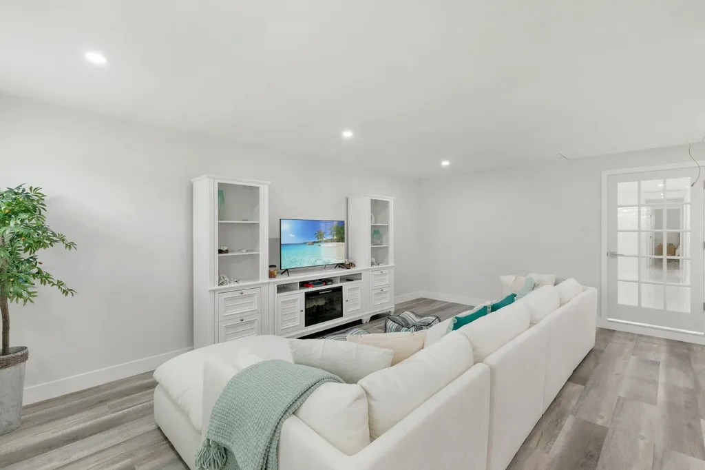 700 100th Avenue N Naples FL 34108