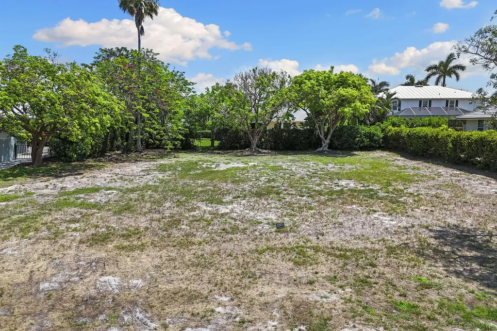 574 Tigertail Court Marco Island FL 34145