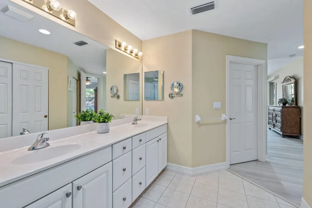 1263 Rialto Way Naples FL 34114