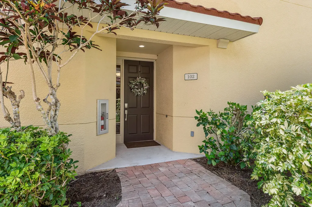 1263 Rialto Way Naples FL 34114