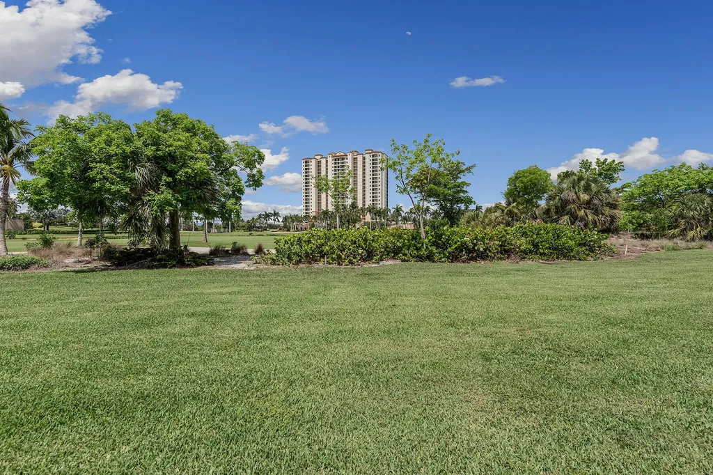 1263 Rialto Way Naples FL 34114