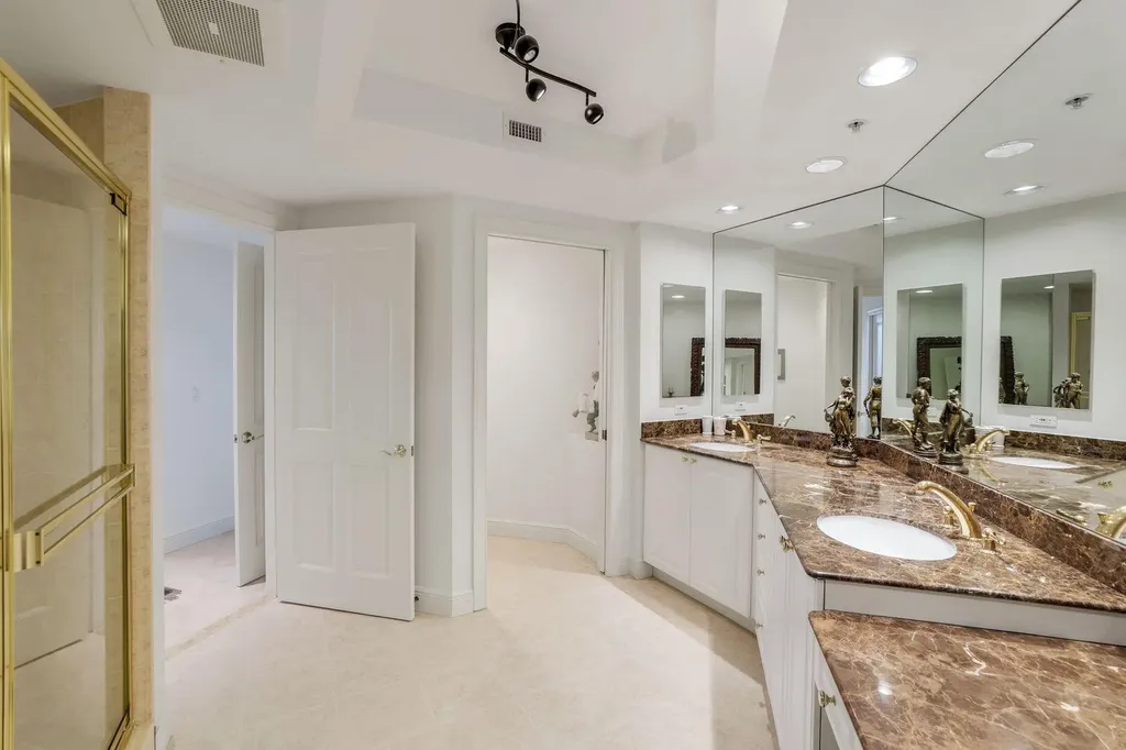 1060 Borghese Lane Naples FL 34114