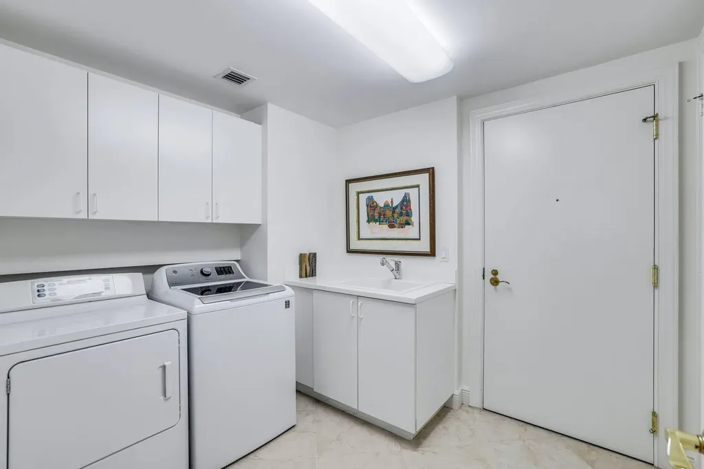 1060 Borghese Lane Naples FL 34114