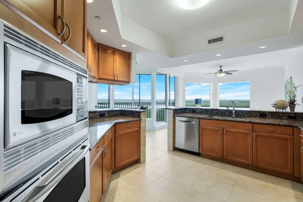 1060 Borghese Lane Naples FL 34114