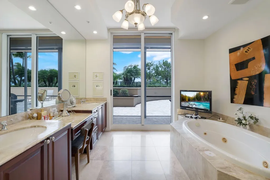 1050 Borghese Lane Naples FL 34114