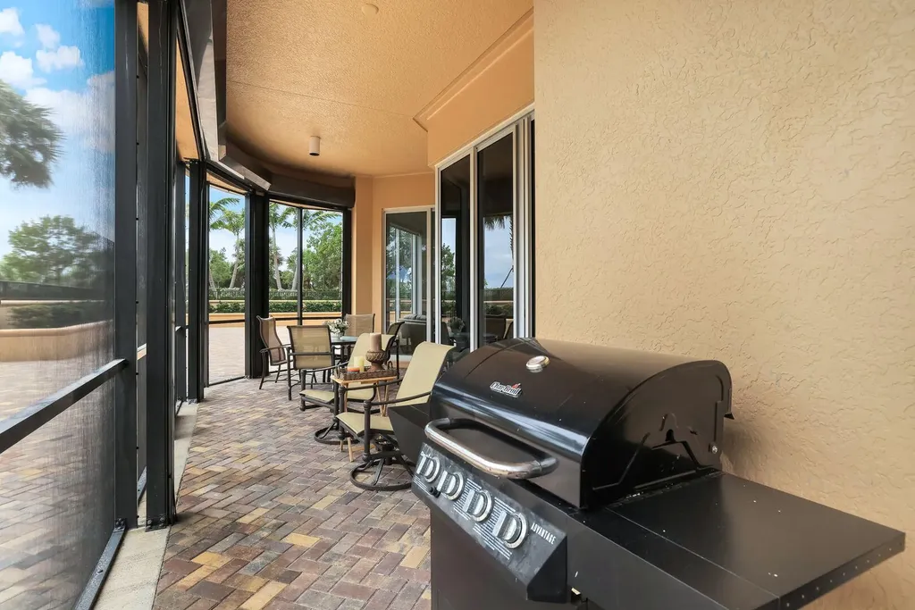 1050 Borghese Lane Naples FL 34114