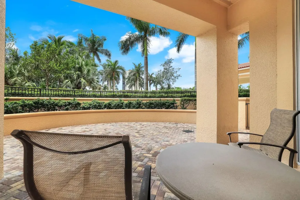 1050 Borghese Lane Naples FL 34114