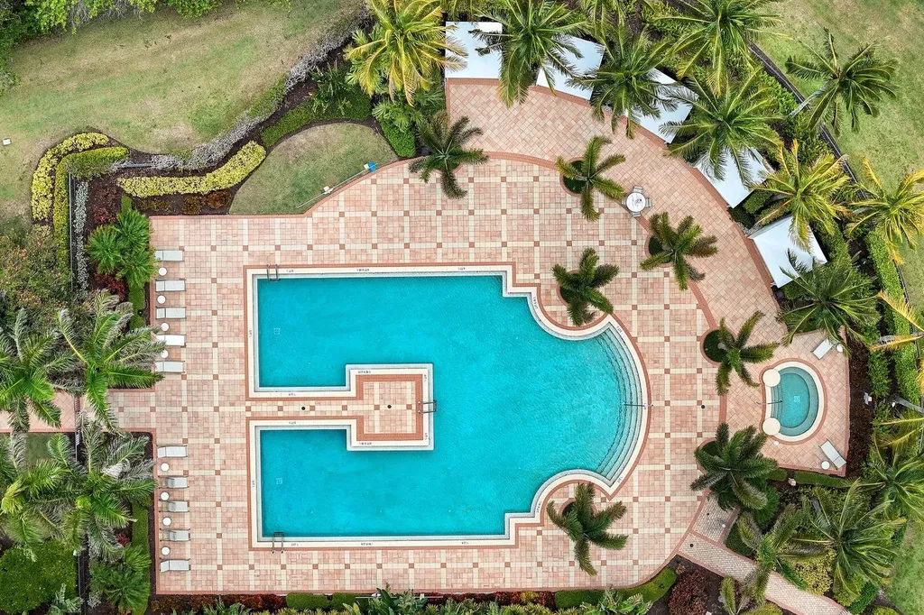 1050 Borghese Lane Naples FL 34114