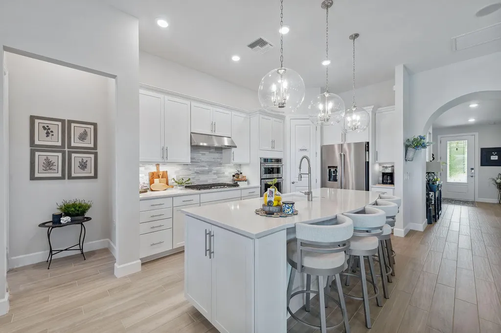 2703 Aviamar Circle Naples FL 34114