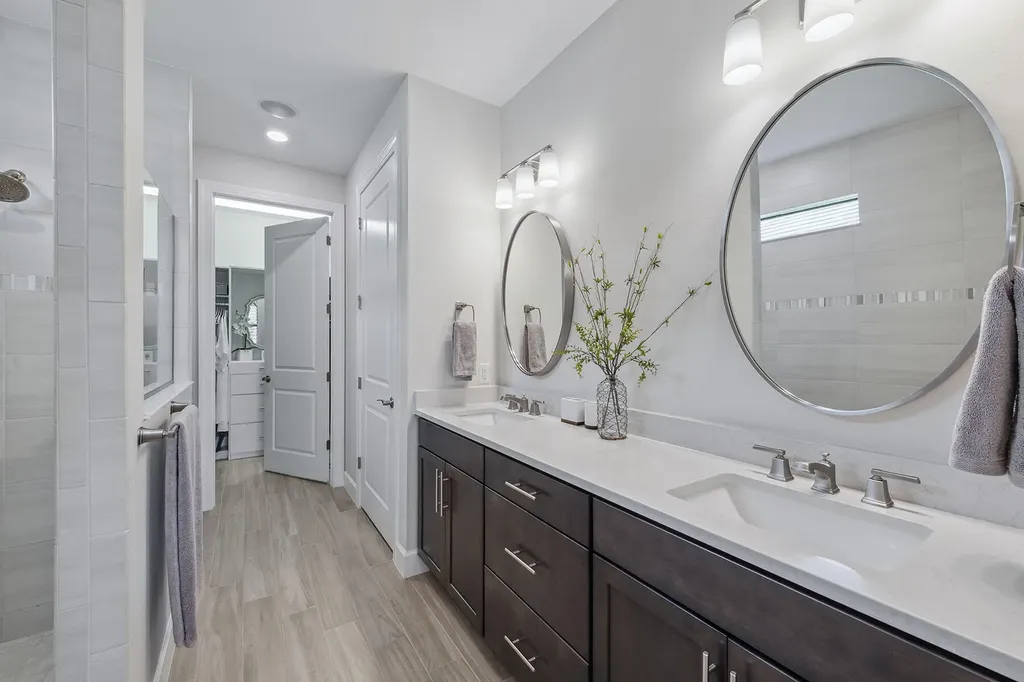 2703 Aviamar Circle Naples FL 34114