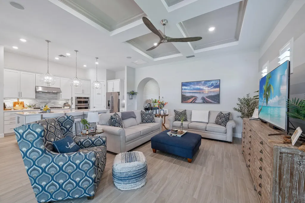 2703 Aviamar Circle Naples FL 34114