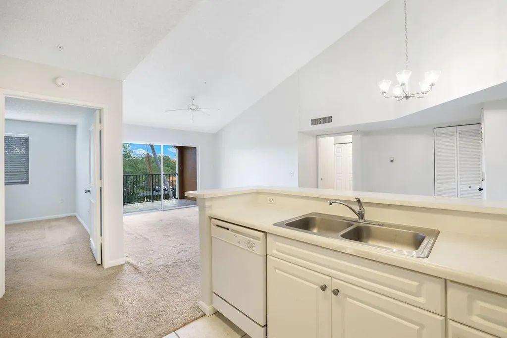 1205 Wildwood Lakes Boulevard Naples FL 34104