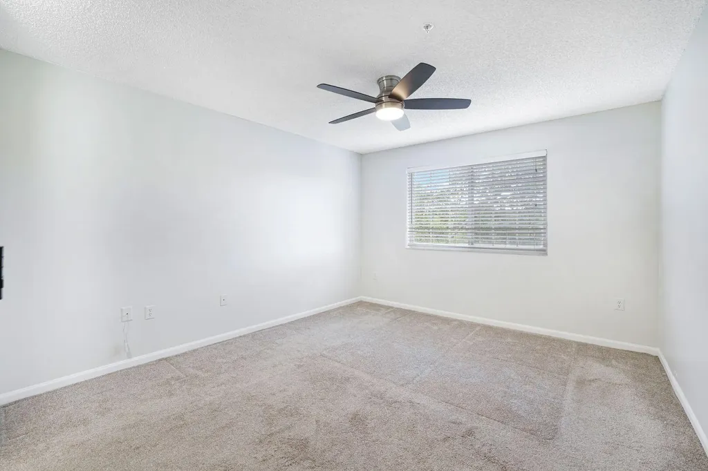 1205 Wildwood Lakes Boulevard Naples FL 34104