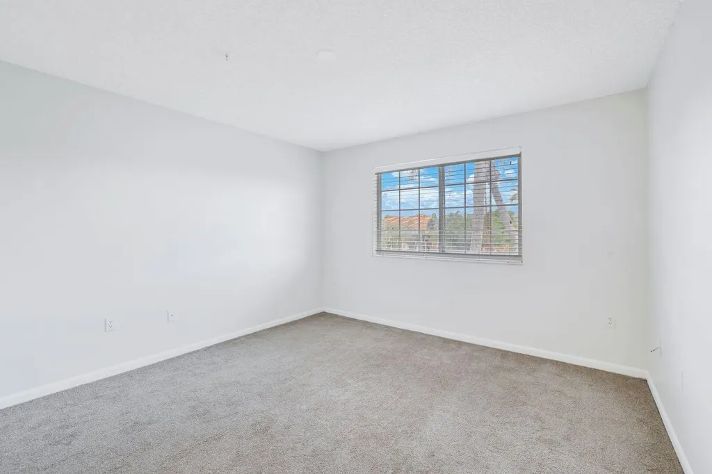 1205 Wildwood Lakes Boulevard Naples FL 34104