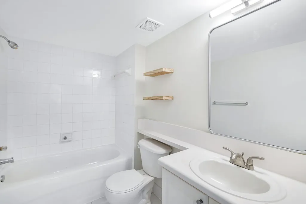 1205 Wildwood Lakes Boulevard Naples FL 34104