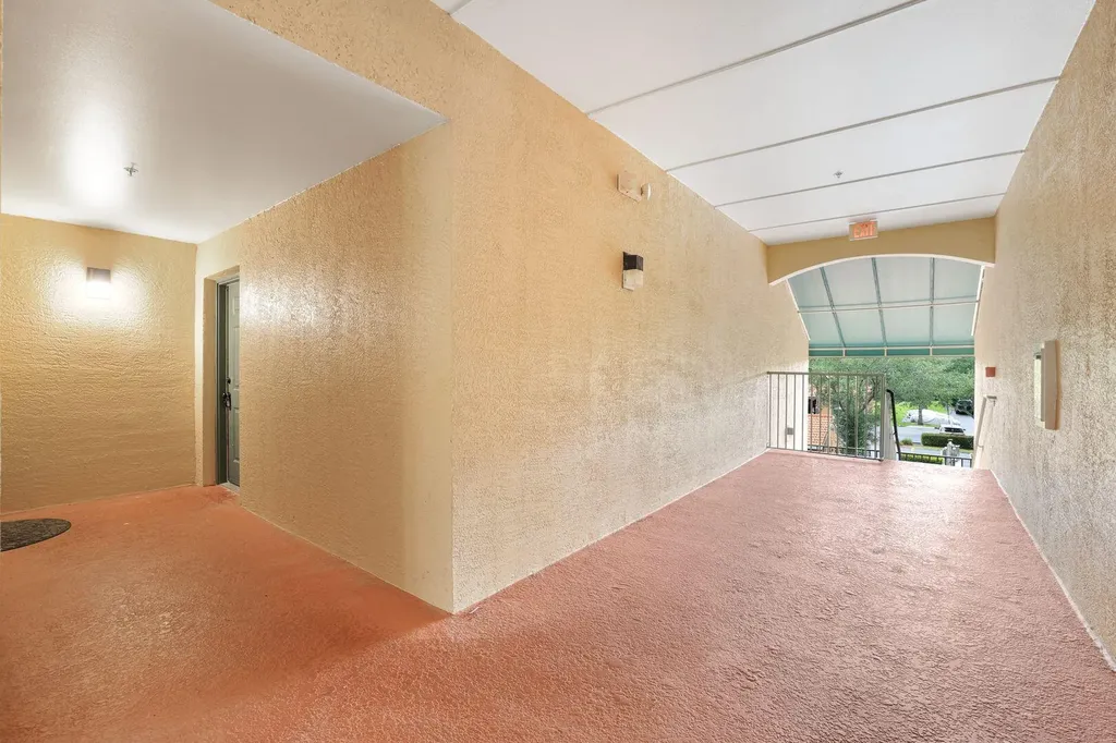 1205 Wildwood Lakes Boulevard Naples FL 34104