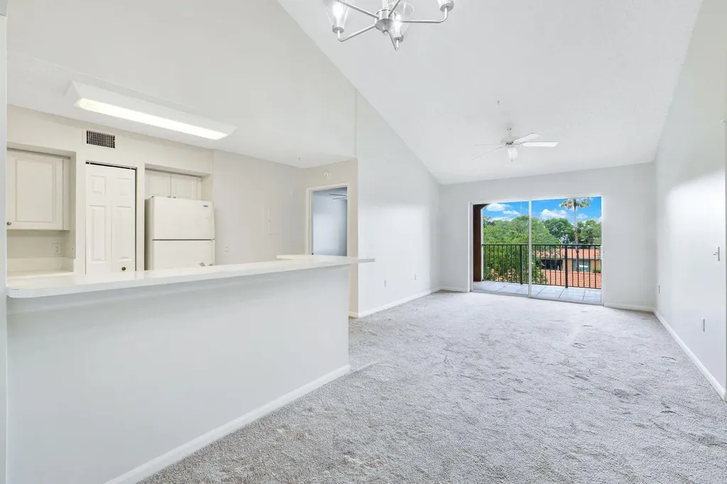 1205 Wildwood Lakes Boulevard Naples FL 34104