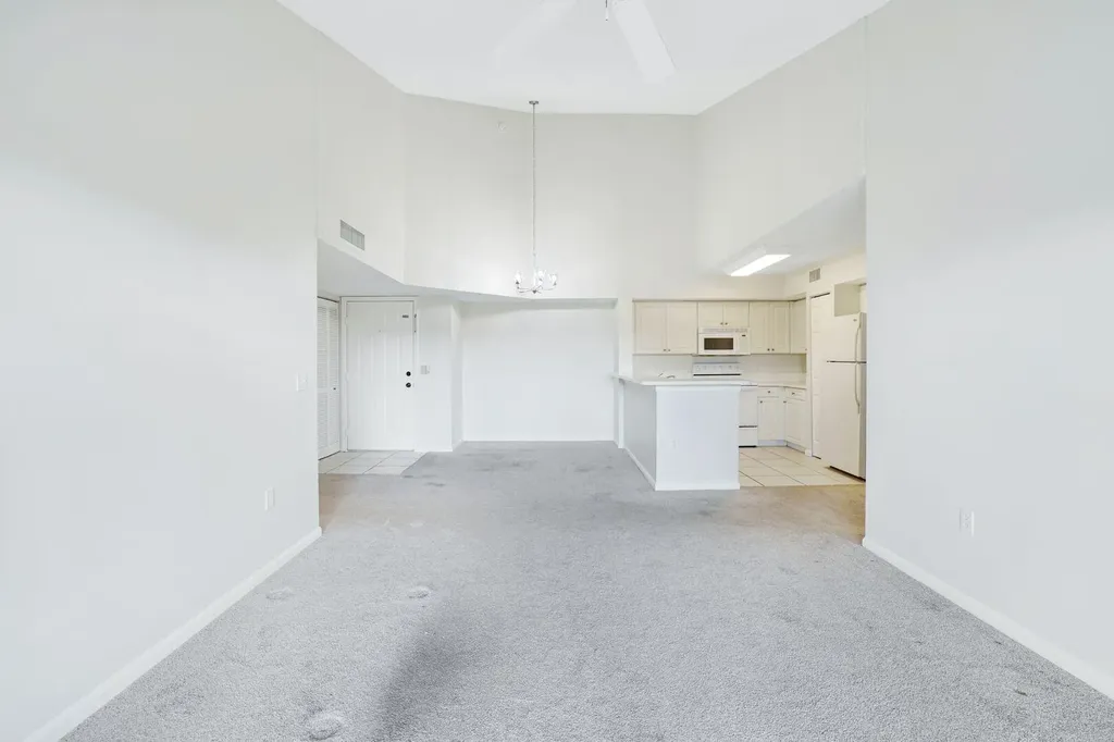 1205 Wildwood Lakes Boulevard Naples FL 34104