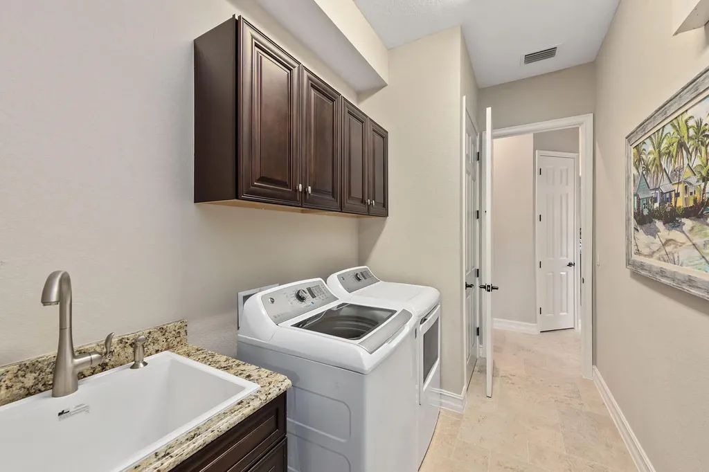 9453 Carmini Court Naples FL 34114