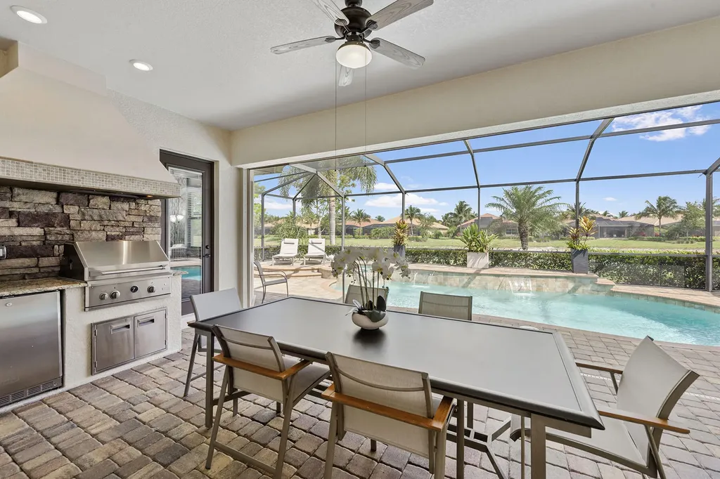 9453 Carmini Court Naples FL 34114