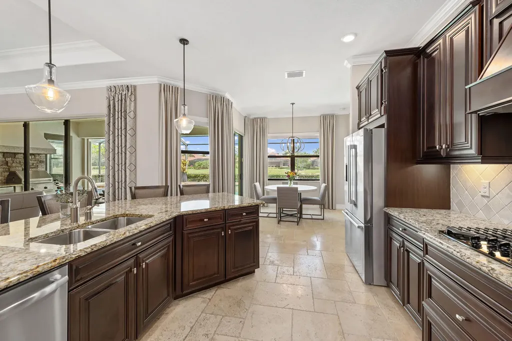 9453 Carmini Court Naples FL 34114