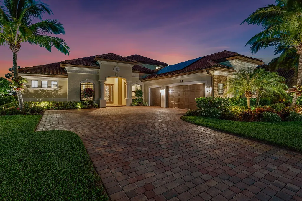 9453 Carmini Court Naples FL 34114