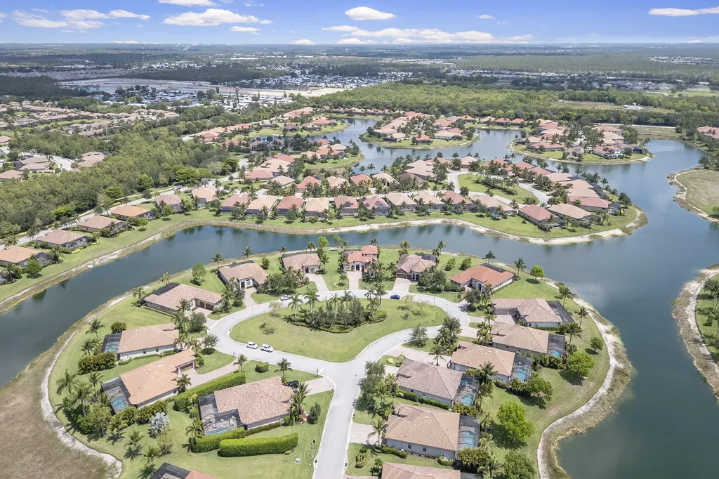 9453 Carmini Court Naples FL 34114