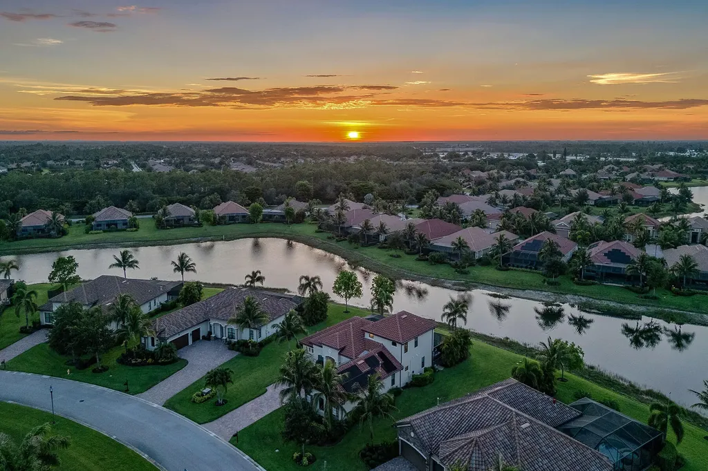 9453 Carmini Court Naples FL 34114