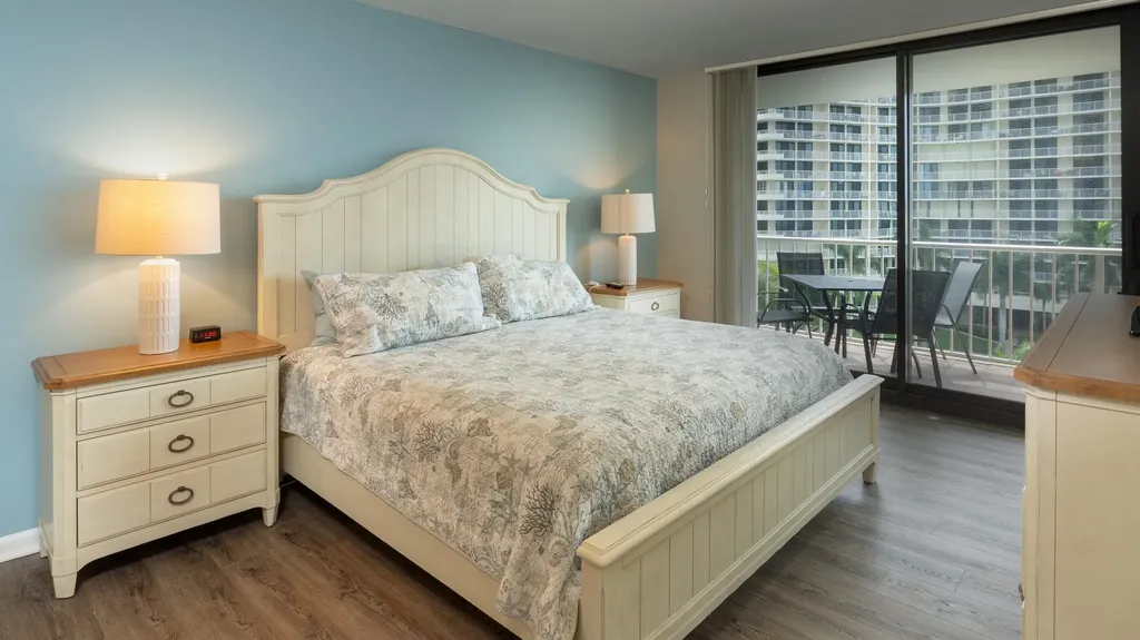 440 Seaview Court Marco Island FL 34145