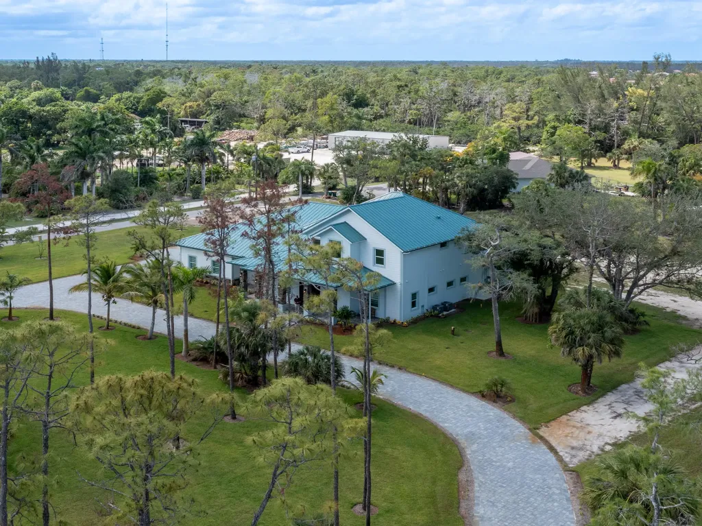 256 Price Street Naples FL 34113