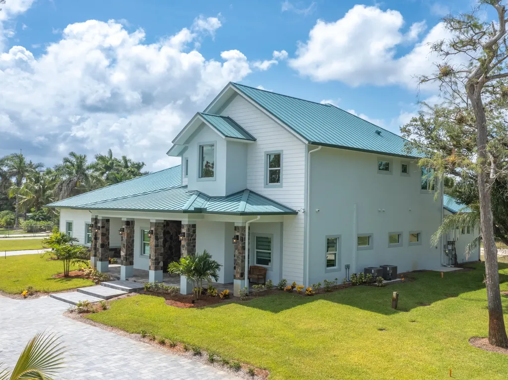 256 Price Street Naples FL 34113