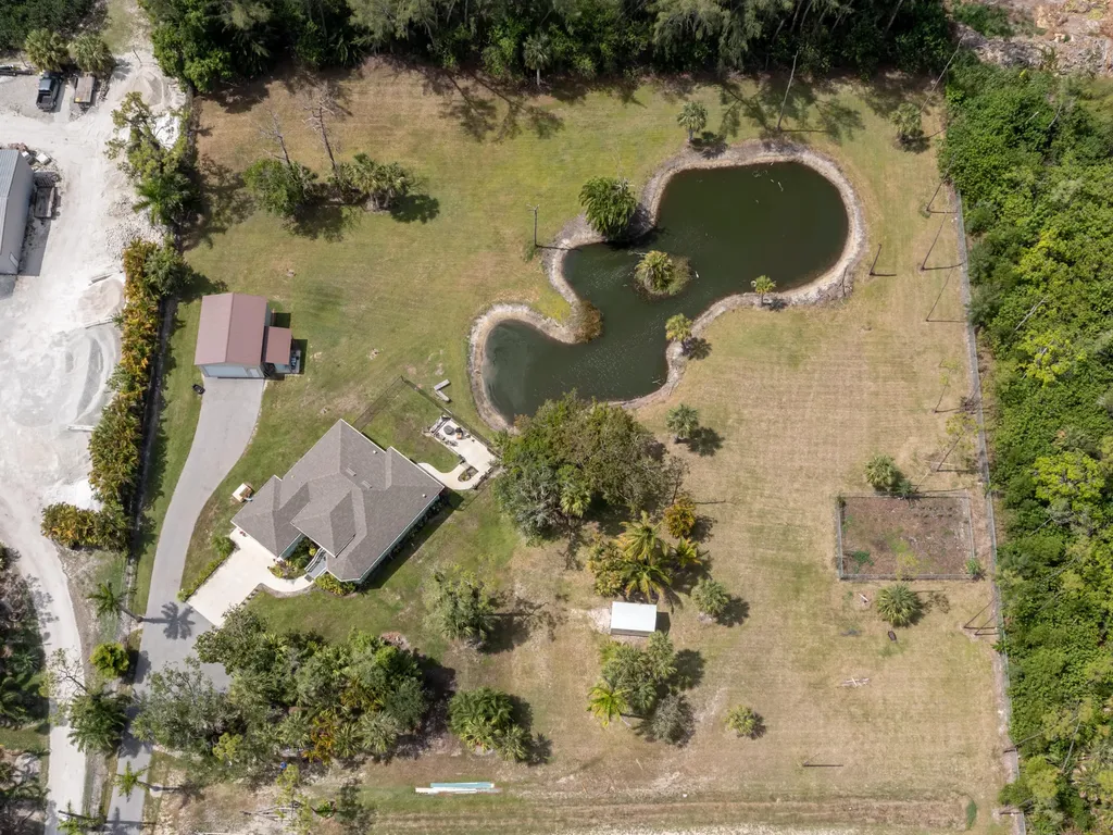 256 Price Street Naples FL 34113