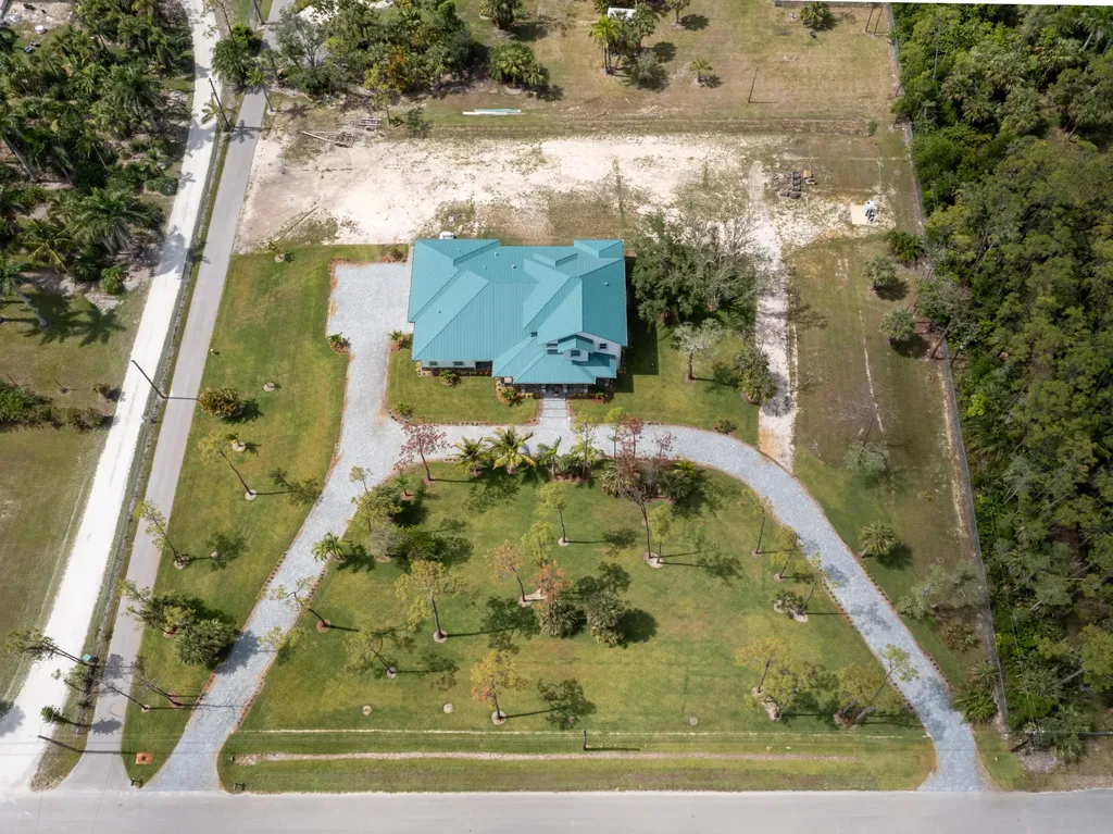 256 Price Street Naples FL 34113