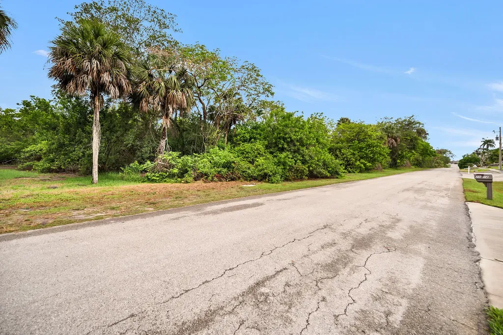 2023 Sheffield Avenue Marco Island FL 34145