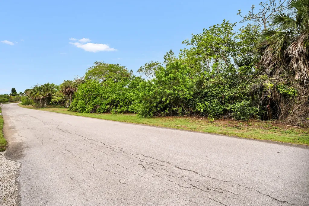 2023 Sheffield Avenue Marco Island FL 34145