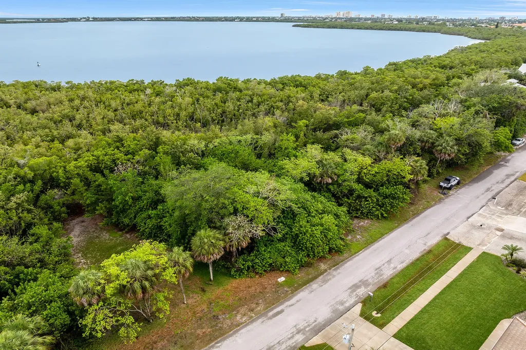 2023 Sheffield Avenue Marco Island FL 34145