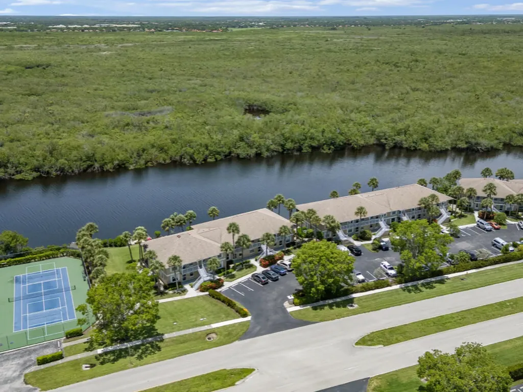 1315 Mainsail Drive Naples FL 34114